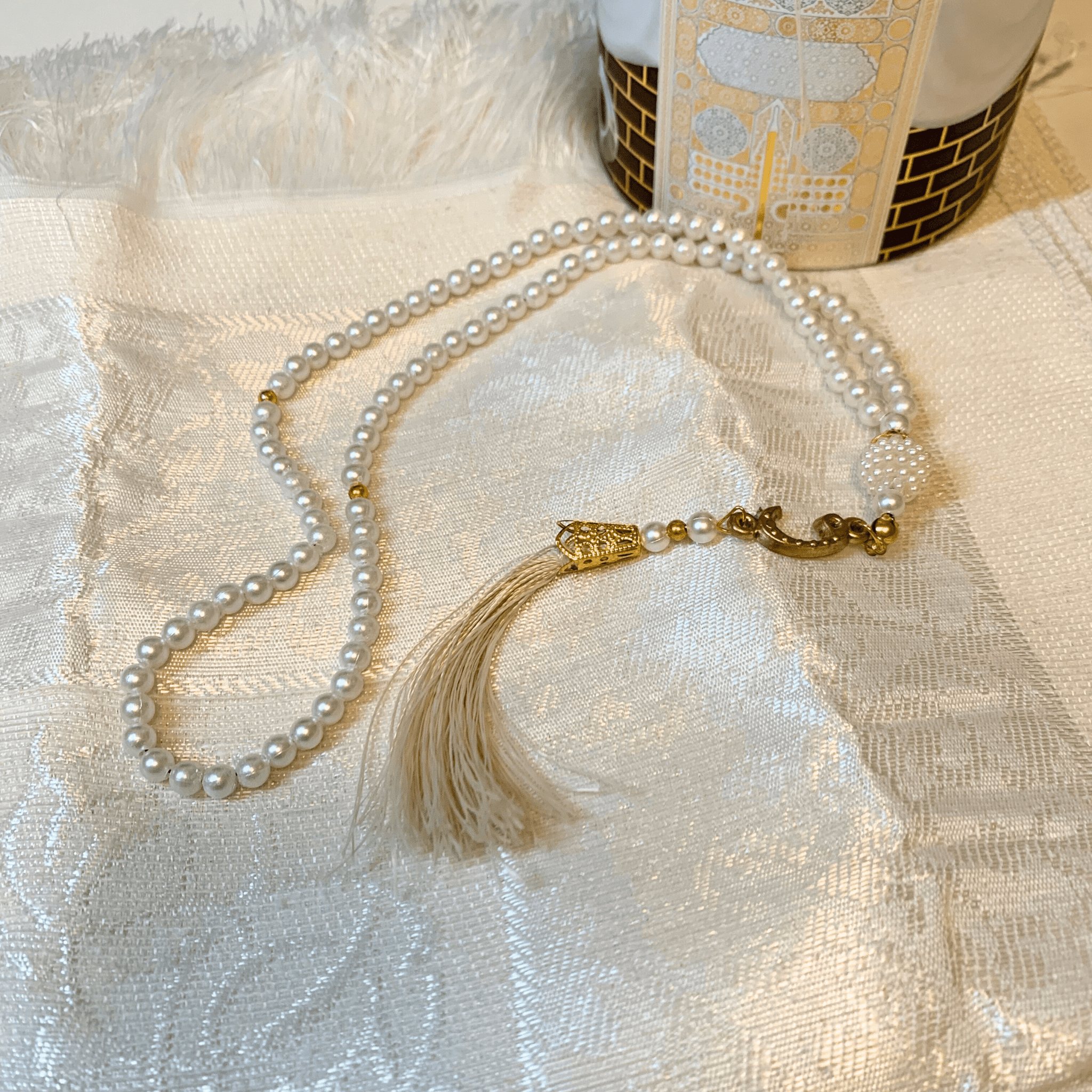 Kaaba Design Prayer Set: Prayer Mat, 99-Bead Tasbih, and Storage Box | 3-Piece Set